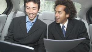 Услуга аренды автомобиля с водителем 3